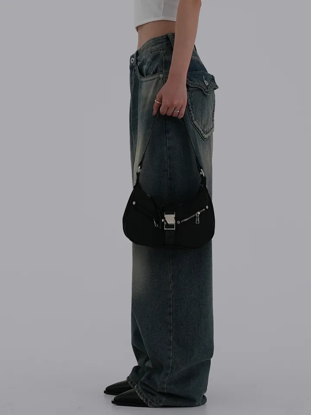 Vintage Wide Denim Long Pants Worn by AESPA's Karina