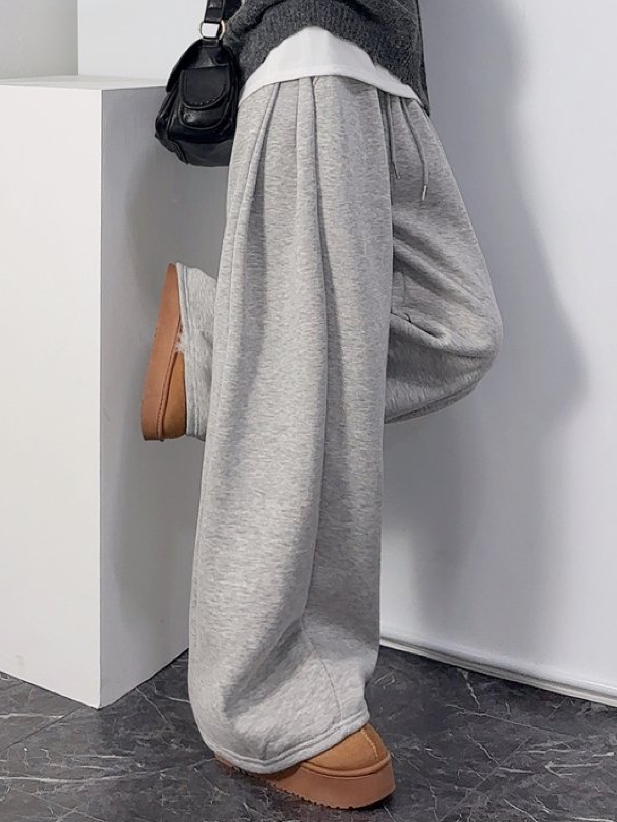 Wide Sweatpants with Side Pin-Tuck