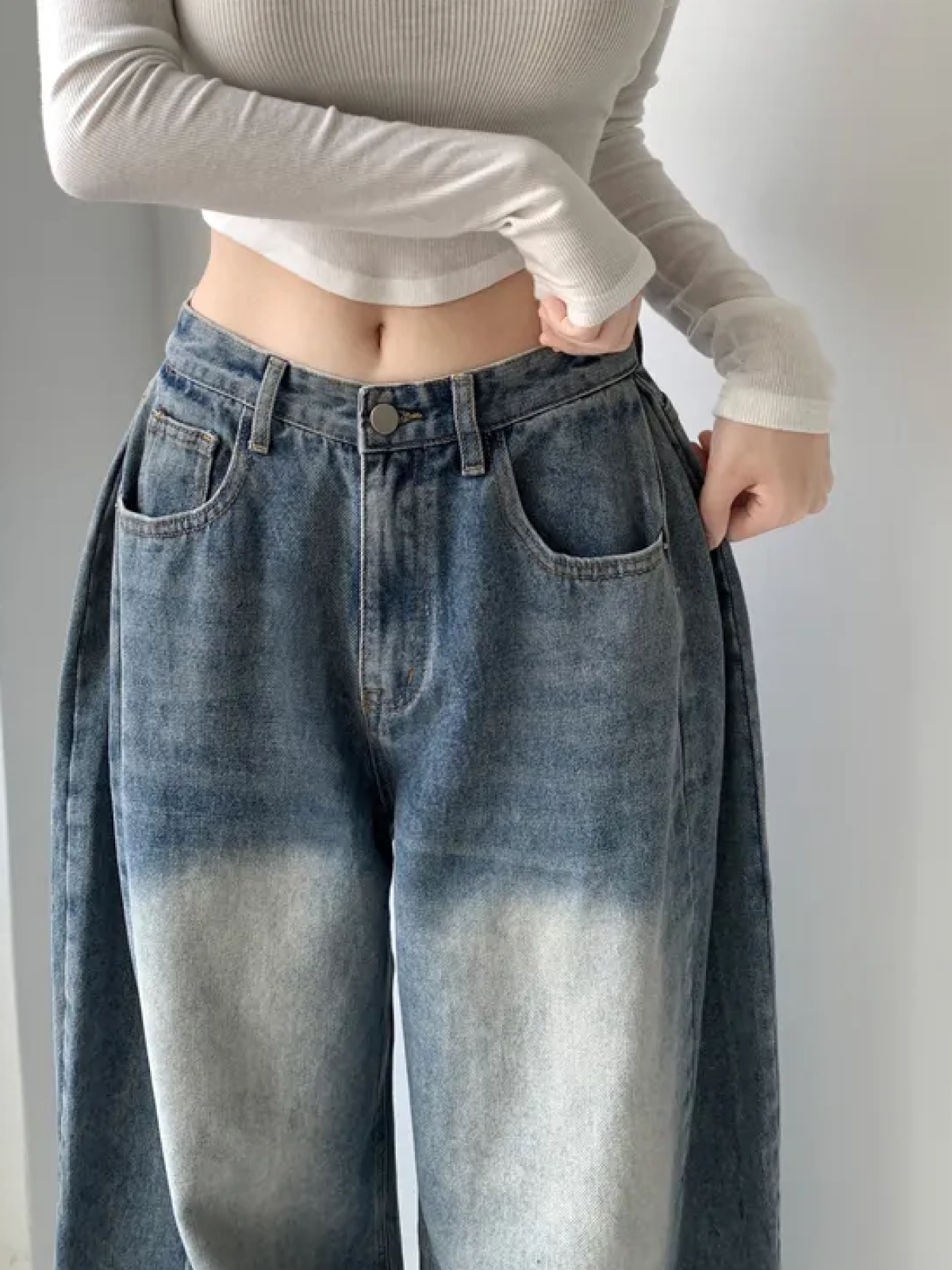 2-Length Vintage-Washed High-Waisted Balloon Denim Pants with Side Pin-Tucks