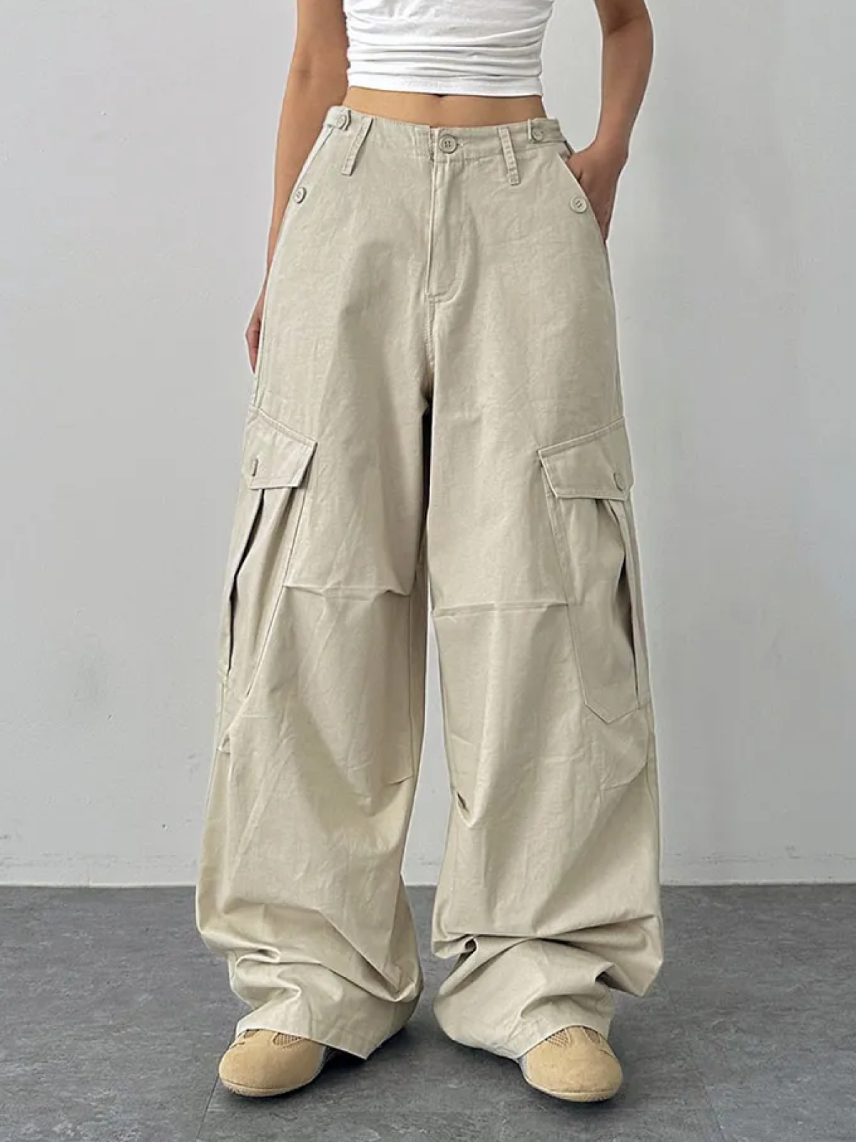 Cargo Wide Pants [Buttoned Waist / Pin-Tucked Pocket]