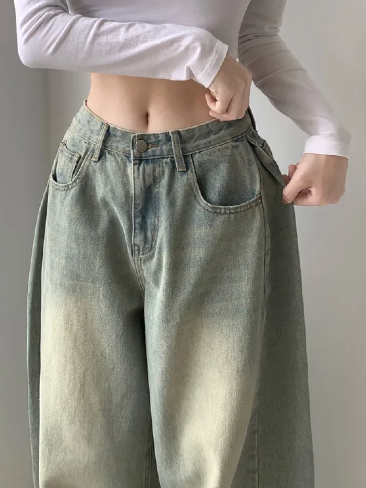 2-Length Vintage-Washed High-Waisted Balloon Denim Pants with Side Pin-Tucks